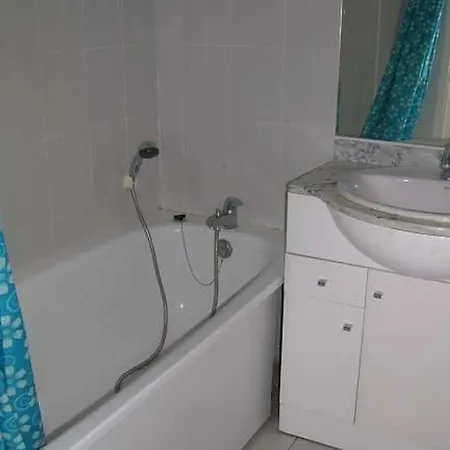 Pavillon 6 Pers Avec Piscine Et Parking, Proche - Fr-1-781-90 Holiday home